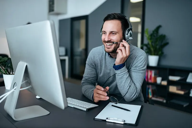 customer_service man on phone